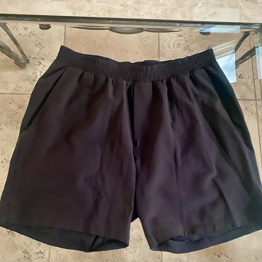Lululemon mens shorts XL lining cut out